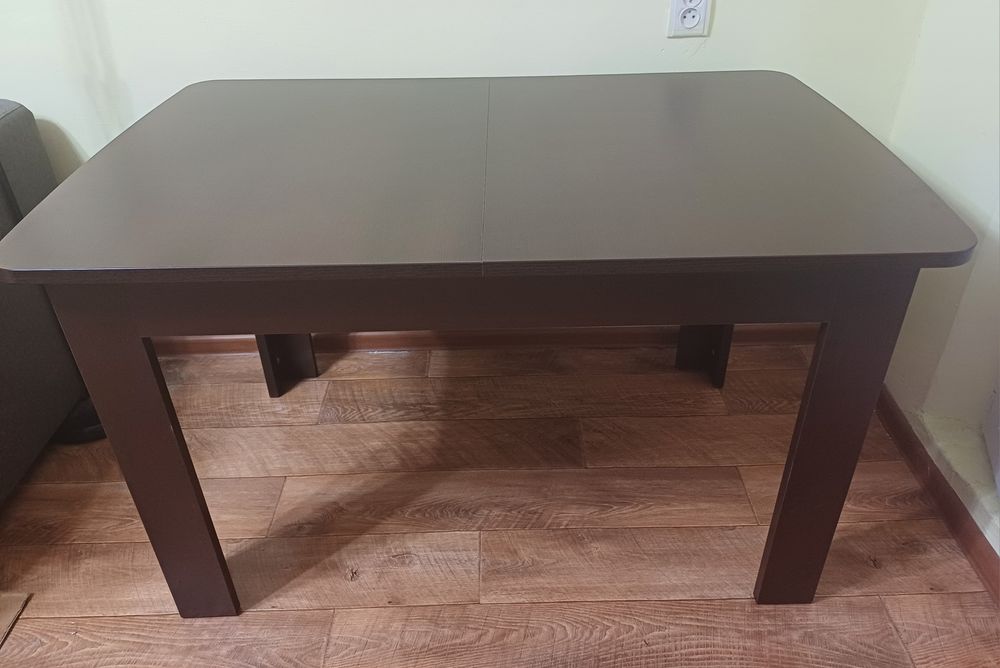 Стол раскладной,в гостиную.