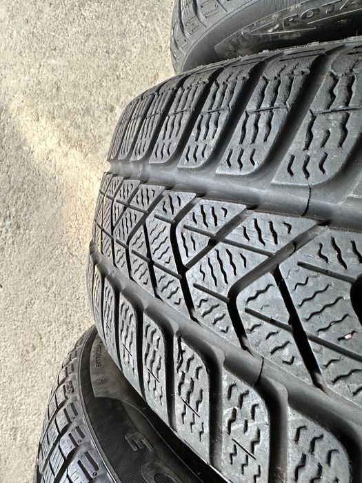 Anvelope de Iarna Pirelli 215/55R17 94H