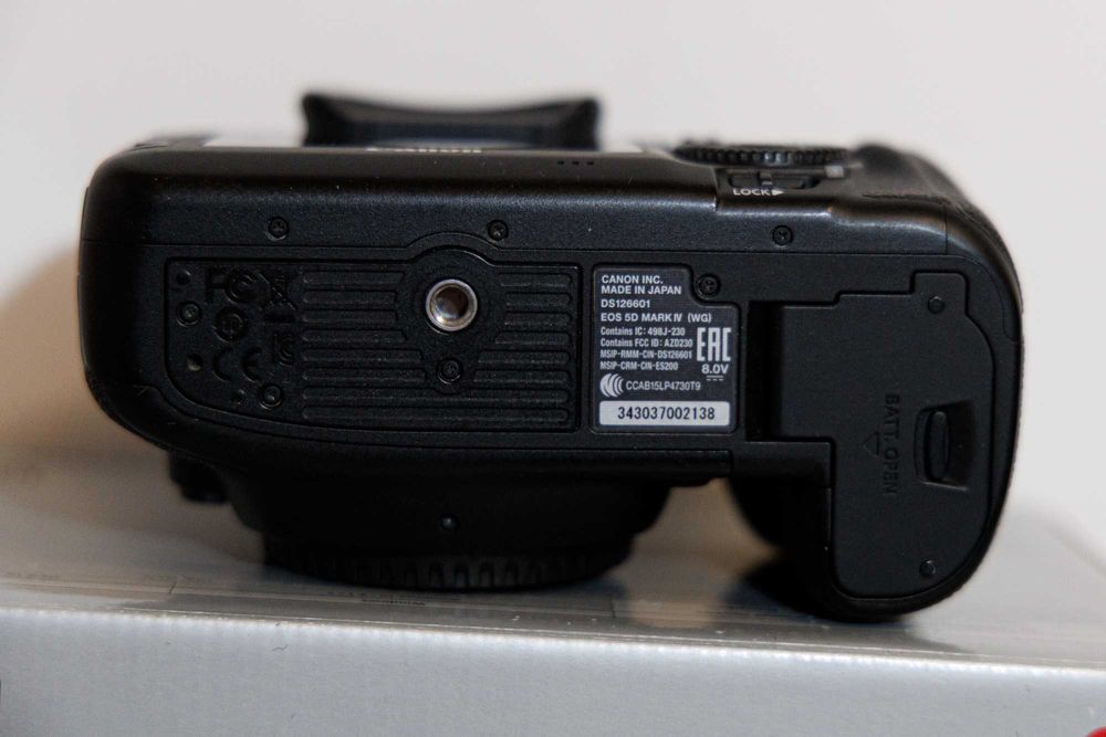 Canon EOS 5D Mark IV +  ACCESORII
