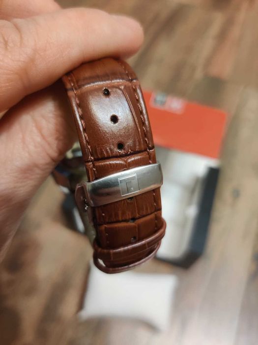 Ceas Tissot Couturier T035.617.16.031.00 – stare excelentă, full box