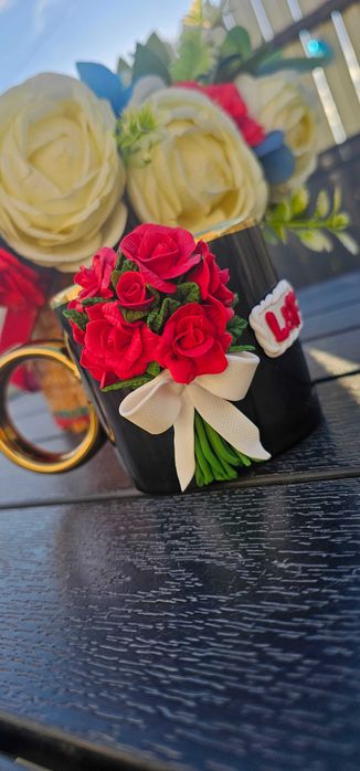 Cana personalizata cu mix de flori din lut polimeric