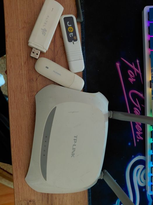 USB WI FI адаптеры и роутер