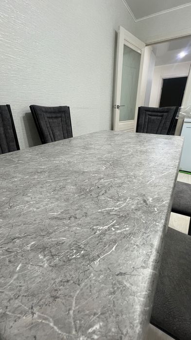 Стол кухонный серый