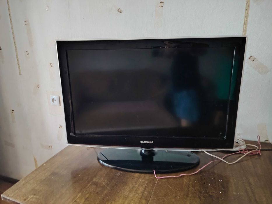 Телевизор Самсунг Samsung LE32D450