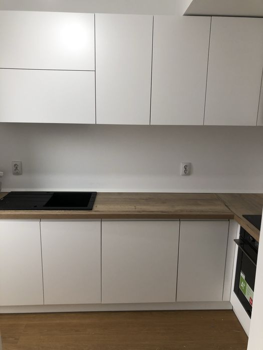 Inchiriez apartament strada Mihai Eminescu(langa Parcul Central)