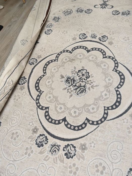 Ковёр светлый, размер 2 на 3