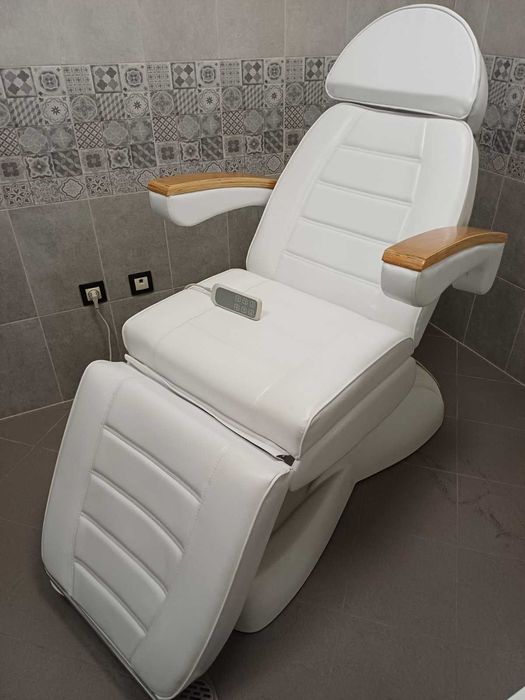 Козметичен и масажен стол