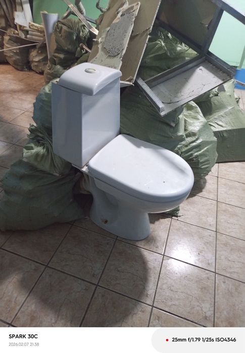 Продам унитаз в хорошем состоянии