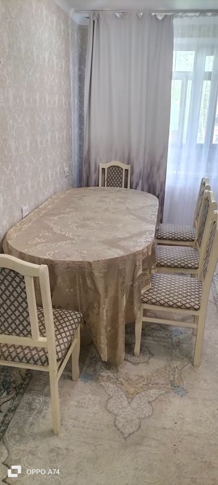 Продам стол для гостиной