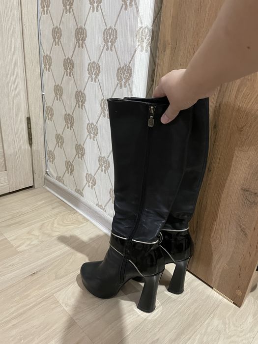 Модные сапоги Италии