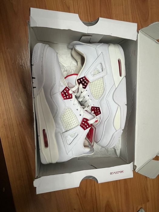 Jordan 4 mărimea 43