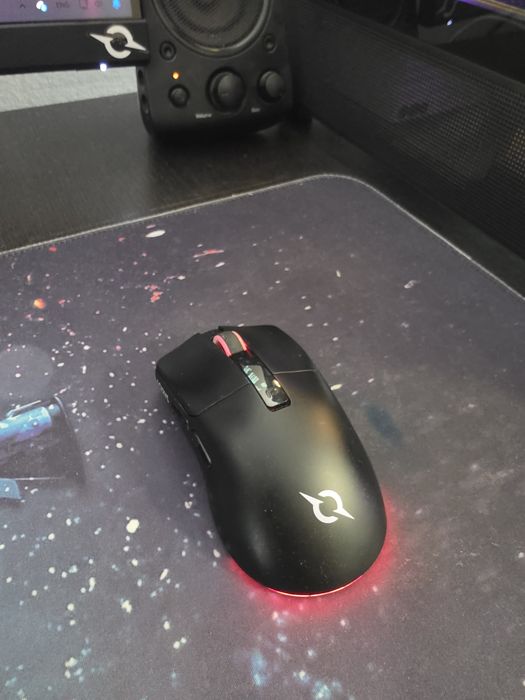 Mouse Gaming Wireless AQIRYS M2 – Conectare Hibridă – Ecran OLED / RGB