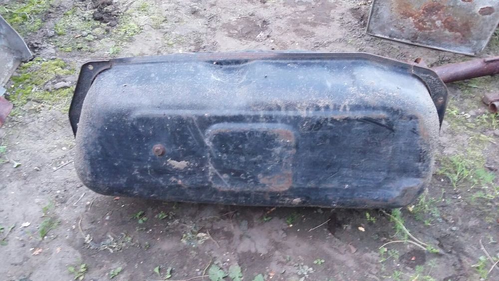 Продам бензобак SURF 130