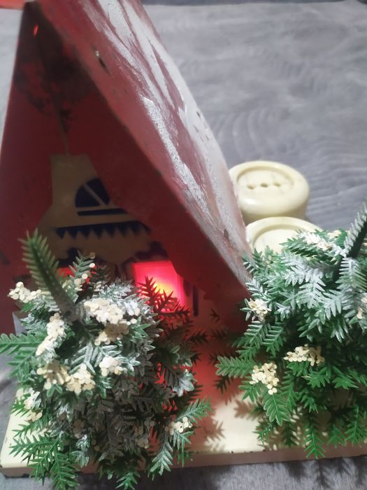 Продам игрушку домик под елочку