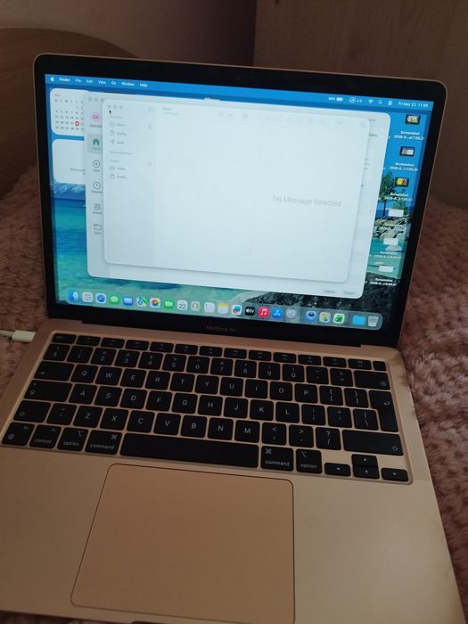 Macbook Air 13 M1 8GB RAM 256GB SSD