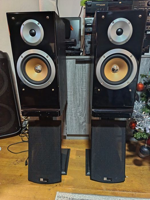 Vând boxe Pure Acoustics și KEF