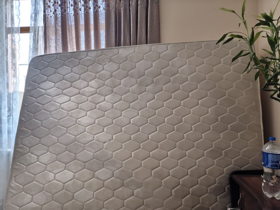 Двуспальной матрас. Б/у.