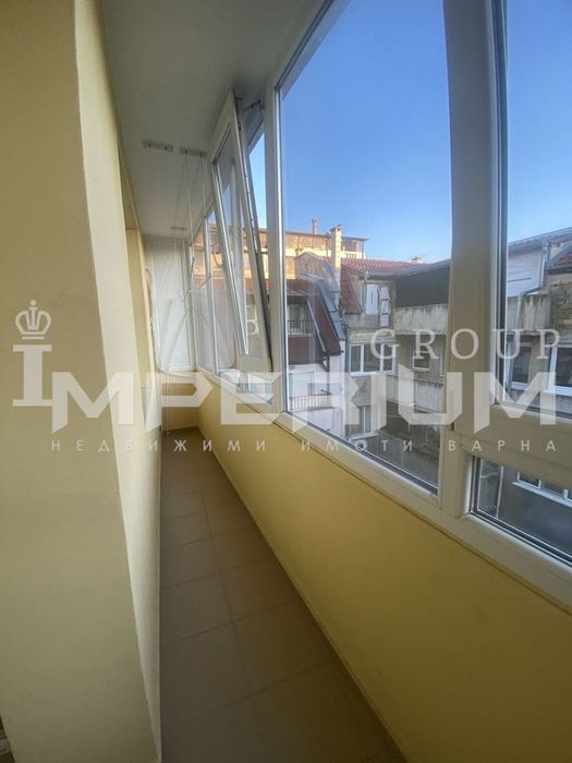 Тристаен апартамент под наем в района на Фулмакс - Център, гр.Варна