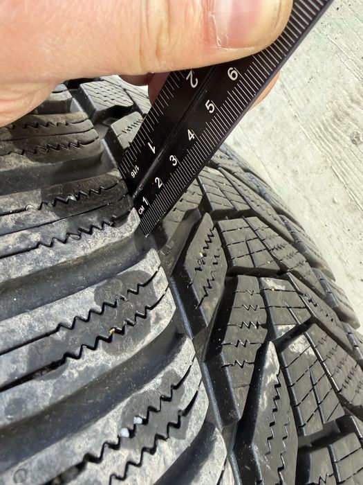 Зимни гуми Hankook 235/45/18