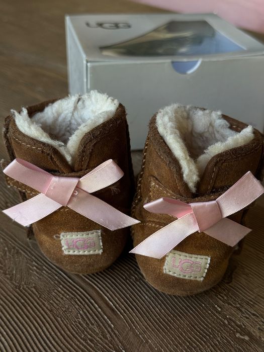 бебешки боти UGG