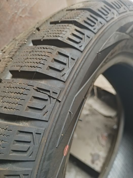 Зимние шины новые 15
