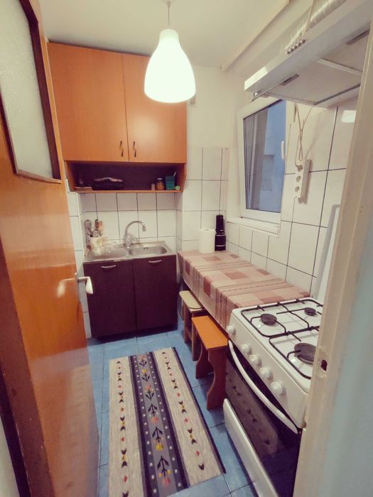 Inchiriez apartament 2 camere metrou Lujerului