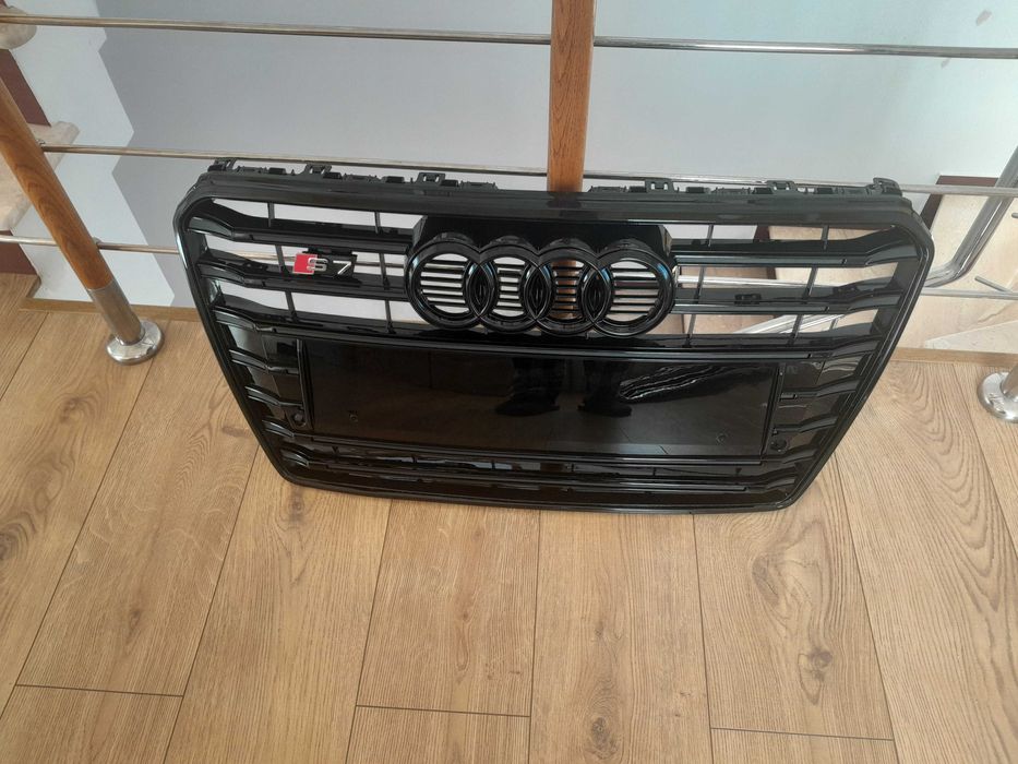 Grila bara fata audi A7 S7 C7 fabricatie 2010 _ 2014  blak