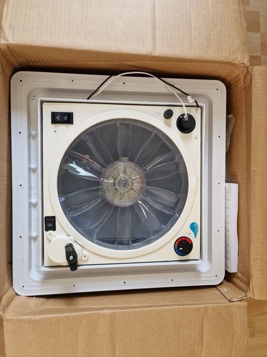 Vând ventilatoare pentru rulotă