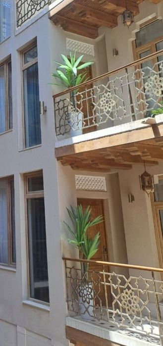 Продам большие декоративные искусственные пальмы в кашпо