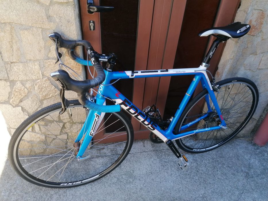Шосеен FOCUS Carbon, 2*10 Shimano 105