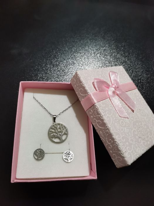 Дамски  Колиета с обеци