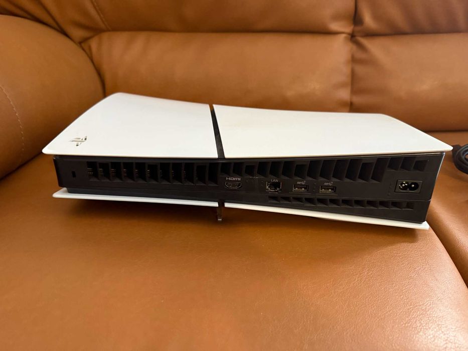 Sony Playstation 5 CFI-2016 + Контролер + FIFA 25