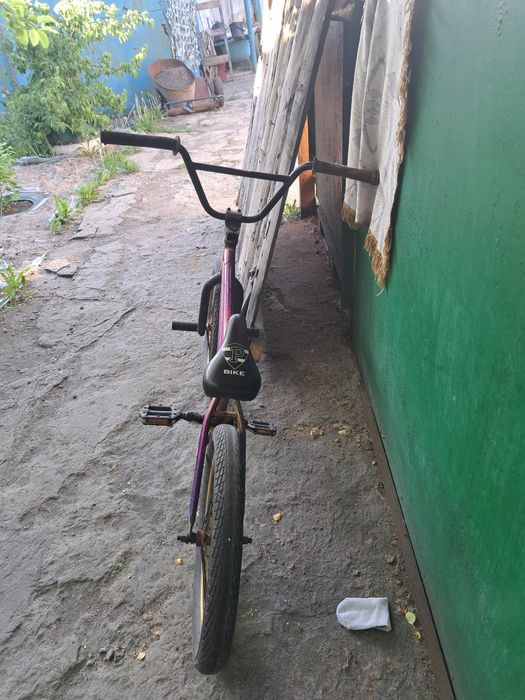 Продам велосипед BMX в отличном состоянии.