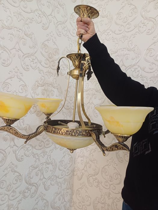 Люстра четырехрожковая