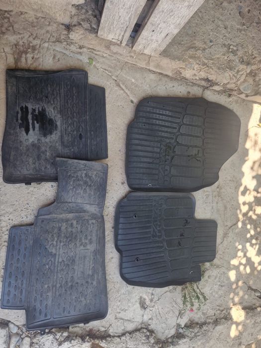 Резиновые коврики для toyota rav4
