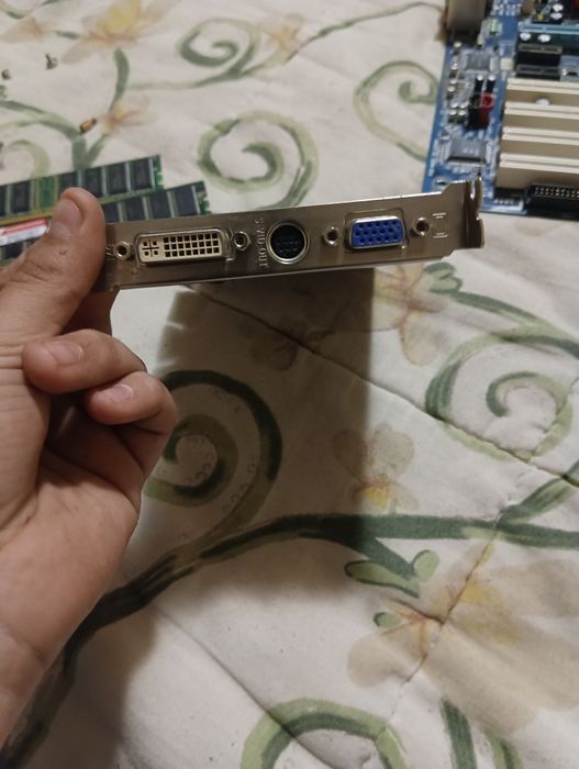 Продавам части за компютър