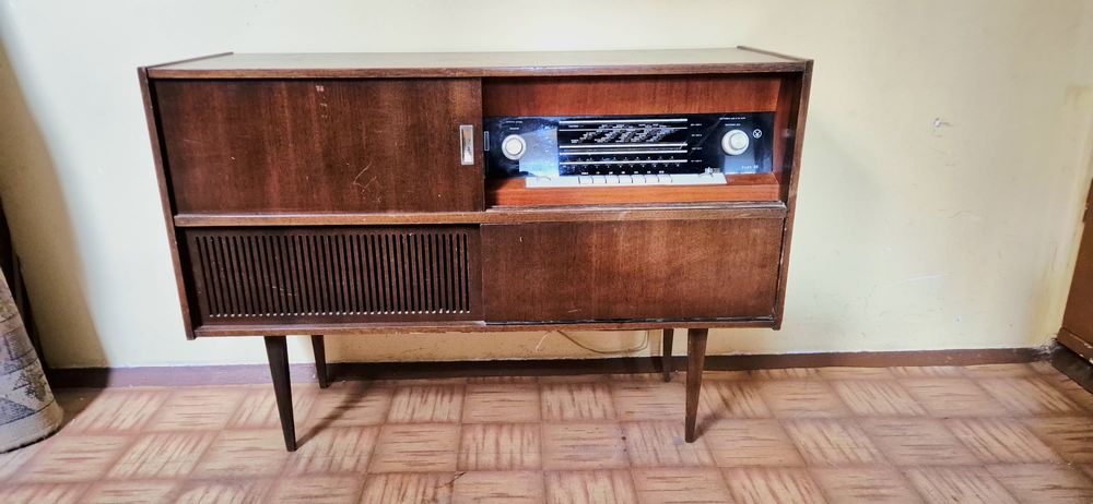 Ретро радиограмофон от 1986 година ЛИРА 68