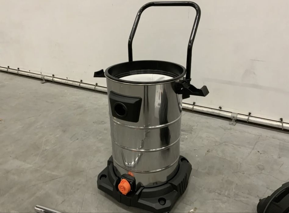 Професионална прахосмукачка Daewoo 3000W / 80 L - мокро и сухо