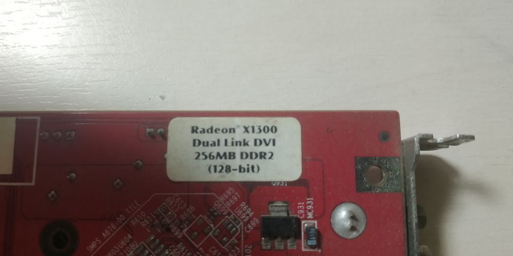 ATI Radeon X1300.