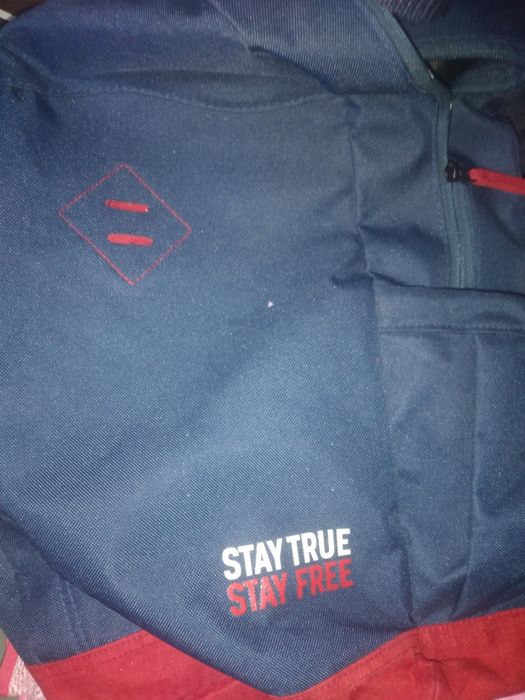 Продам рюкзаки по 2000 каждая