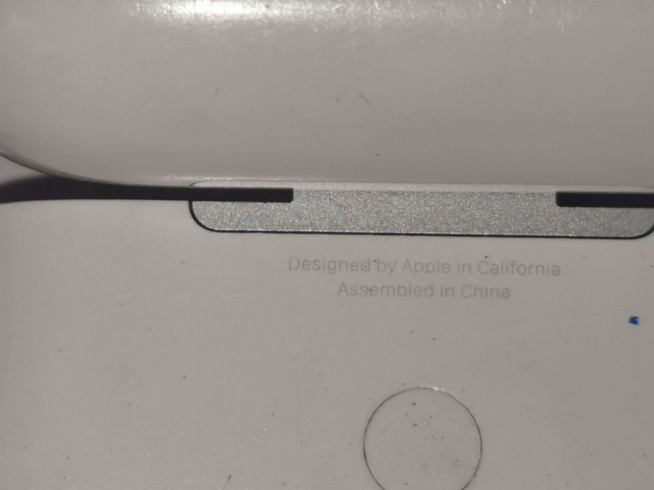 Apple AirPods Pro 2 Generation Case A2700 EMC8075 - doar case