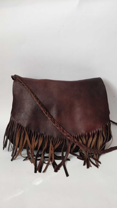 Мека дамска чанта от естествена кожа в "бохо стил" с ресни