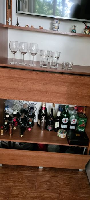 Comodă dulap bufet spatiu depozitare