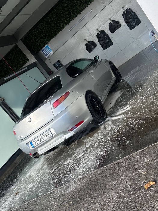Продавам Алафа Ромео Гт 1.8