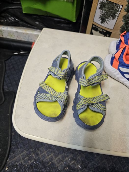 Sandale Quechua Decathlon mărimea 28-29