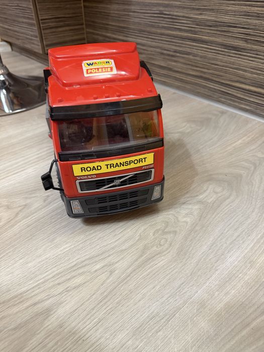 Детски камиони Scania и Volvo