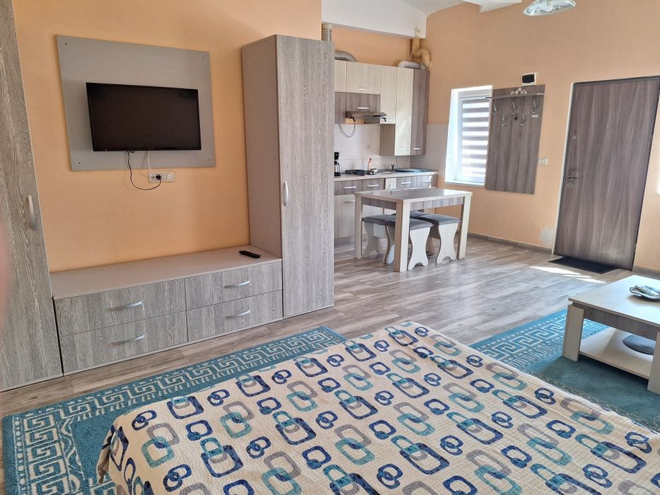 Studio Modern 32mp Saturn