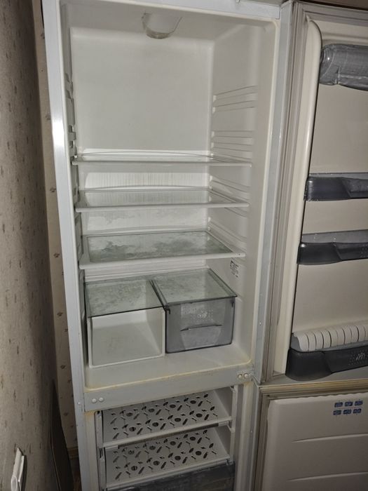 Продаю холодильник