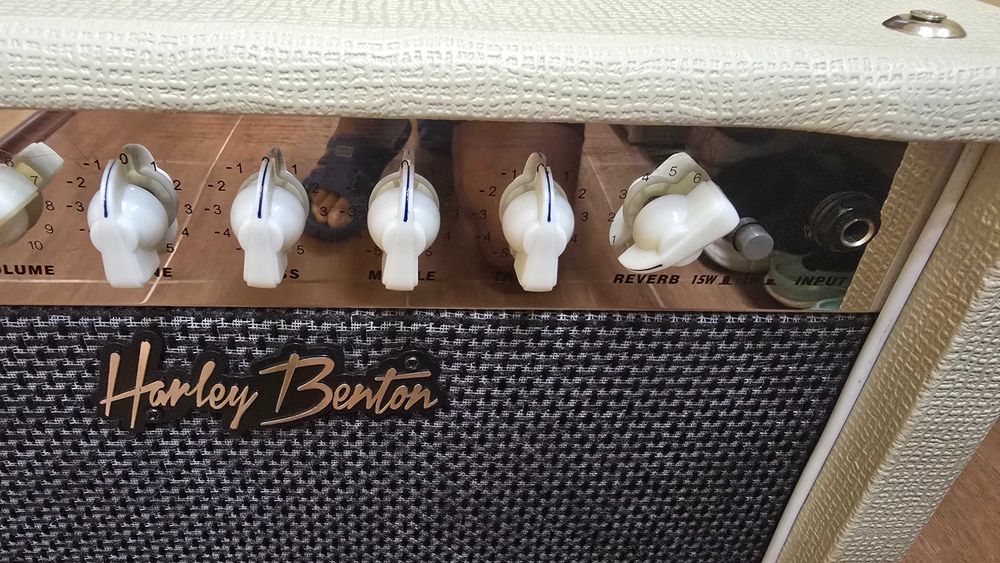 Harley Benton Tube15 Celestion лампово кубе / усилвател за китара
