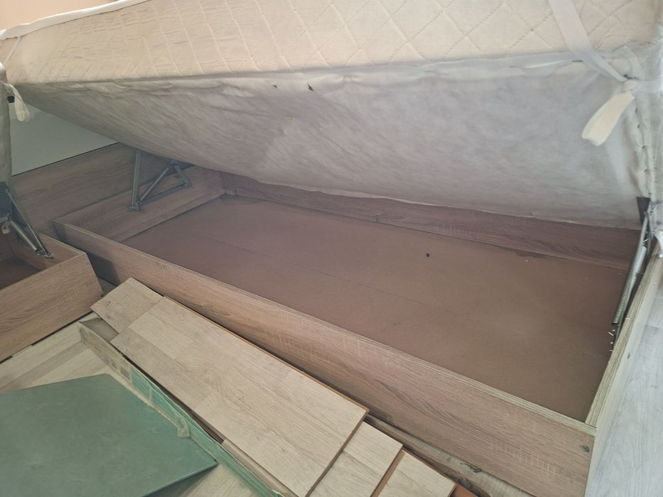 Легла, единични повдигане се и ракла